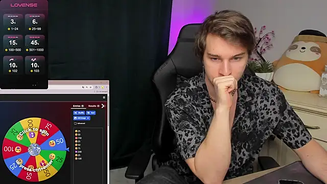 Snapshot of Vincent_Strong chatting on November 19, 2025, 8:14 am Vincent Strong online show from November 19, 2025, 8:14 am