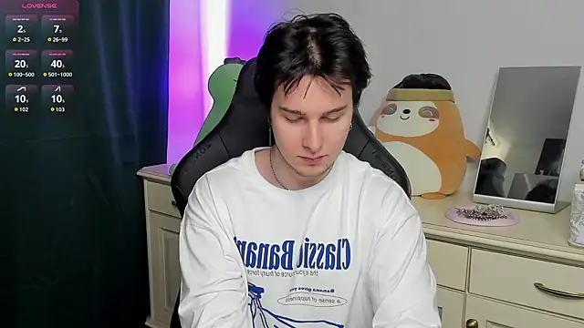 Snapshot of Vincent_Strong chatting on March 15, 2026, 12:01 pm Vincent Strong online show from March 15, 2026, 12:01 pm