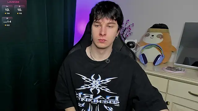 Snapshot of Vincent_Strong chatting on February 25, 2026, 7:41 am Vincent Strong online show from February 25, 2026, 7:41 am