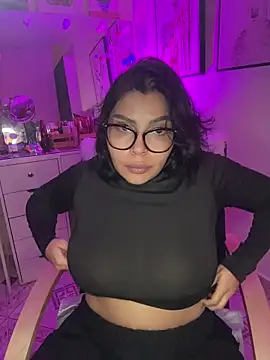 Snapshot of GigiiStone chatting on February 18, 2026, 9:22 pm GigiiStone online show from February 18, 2026, 9:22 pm