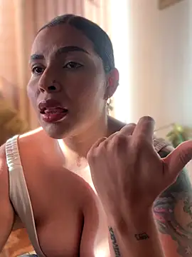 GigiiStone online show from November 17, 2025, 9:41 pm