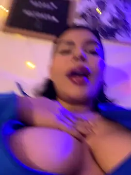 GigiiStone online show from November 28, 2025, 10:32 pm