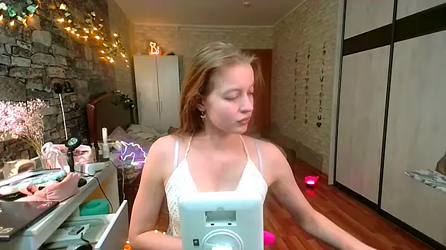   Aphrodita  wow   online show from February 21, 2026, 3:47 pm