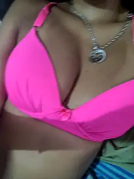 Snapshot of luz_94 chatting on March 21, 2025, 11:44 am luz 94 online show from March 21, 2025, 11:44 am