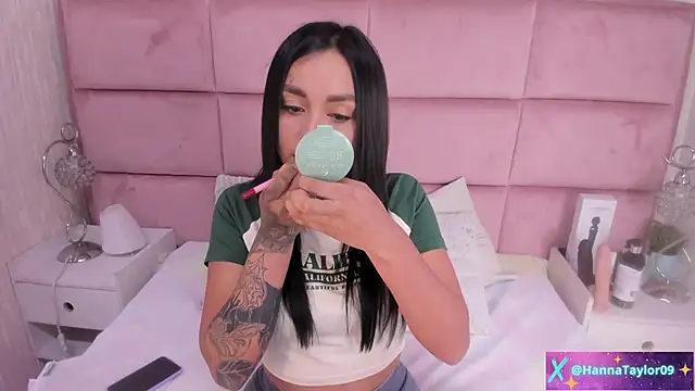 Snapshot of HannaTaylor chatting on October 16, 2025, 3:48 am HannaTaylor online show from October 16, 2025, 3:48 am