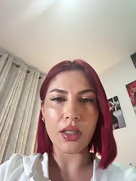 zafiro mo0n online show from February 13, 2026, 10:54 pm