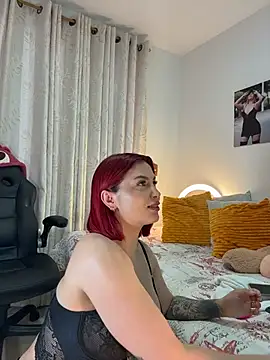 zafiro mo0n online show from February 16, 2026, 10:51 pm