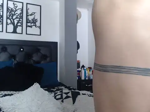 Snapshot of allifit01 chatting on March 2, 2025, 3:52 pm allifit01 online show from March 2, 2025, 3:52 pm