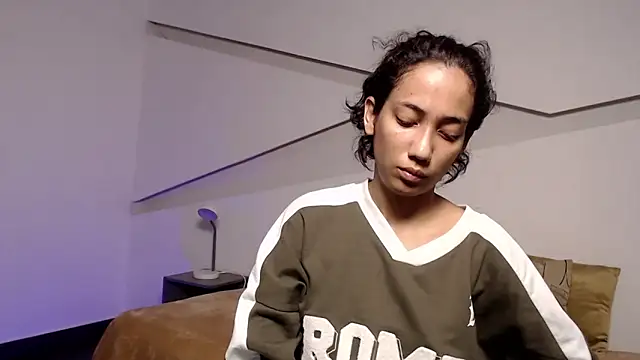 hot little bunny online show from September 10, 2025, 9:36 pm