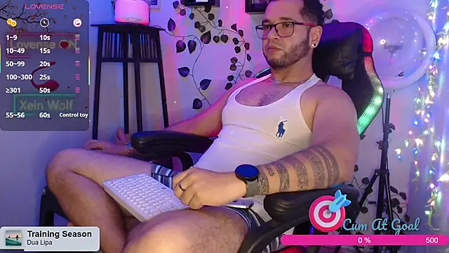 Snapshot of Xein_WoIf chatting on October 15, 2025, 2:43 am Xein WoIf online show from October 15, 2025, 2:43 am