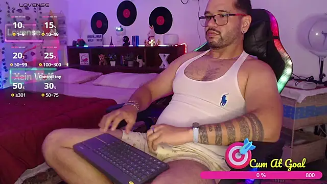 Snapshot of Xein_WoIf chatting on April 9, 2026, 2:57 am Xein WoIf online show from April 9, 2026, 2:57 am