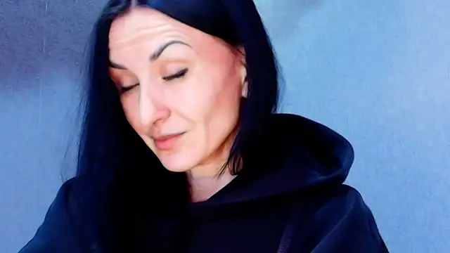 Snapshot of Siaconna chatting on April 24, 2026, 7:32 am Siaconna online show from April 24, 2026, 7:32 am
