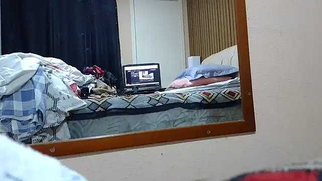 Snapshot of Kellynha_Sweet chatting on October 31, 2025, 11:22 pm Kellynha Sweet online show from October 31, 2025, 11:22 pm