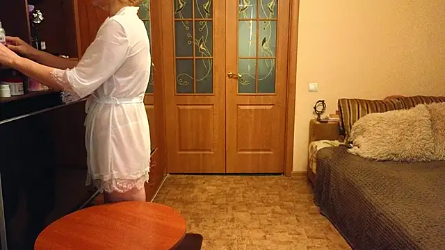 Snapshot of YourQueenX chatting on March 23, 2026, 5:18 am YourQueenX online show from March 23, 2026, 5:18 am