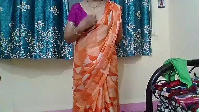 Snapshot of NautyBabe chatting on November 4, 2025, 6:01 pm NautyBabe online show from November 4, 2025, 6:01 pm