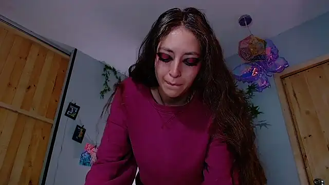 VickyJackson  online show from September 18, 2025, 8:01 pm