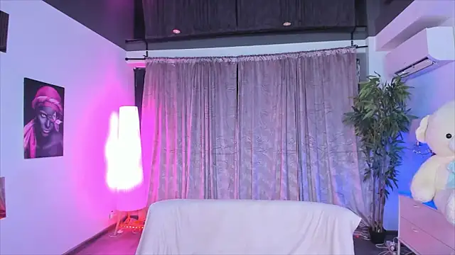 Snapshot of DanieleAida chatting on February 24, 2026, 6:36 am DanieleAida online show from February 24, 2026, 6:36 am