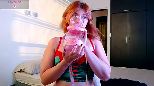 Snapshot of Ania_jones chatting on December 16, 2025, 10:14 pm Ania jones online show from December 16, 2025, 10:14 pm