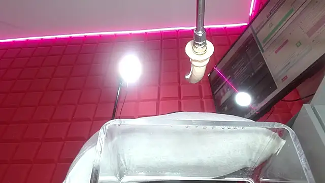 sammyEvans   online show from February 4, 2026, 11:00 pm