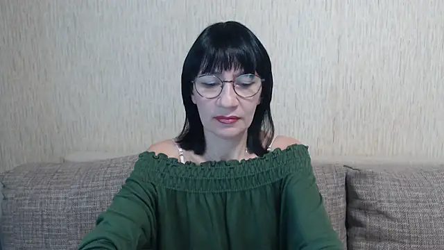 Snapshot of Erica95Bloom chatting on October 30, 2025, 9:07 am Erica95Bloom online show from October 30, 2025, 9:07 am