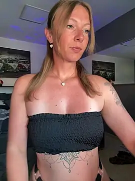 Snapshot of BunnyDiamond1 chatting on June 26, 2026, 7:47 am BunnyDiamond1 online show from June 26, 2026, 7:47 am