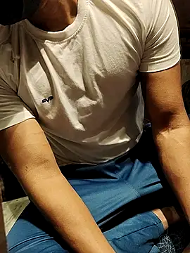 xxxhugedick0001 online show from February 27, 2025, 6:09 pm