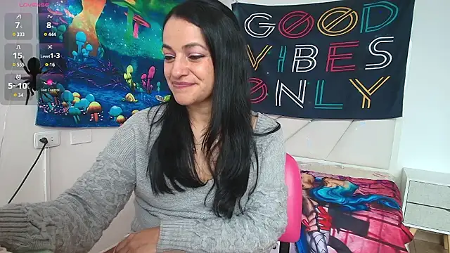 Snapshot of LovelyAzucena chatting on March 18, 2026, 2:08 pm LovelyAzucena online show from March 18, 2026, 2:08 pm