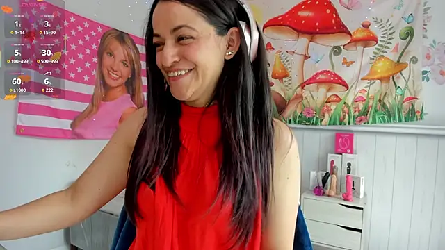 LovelyAzucena online show from November 5, 2025, 3:15 pm