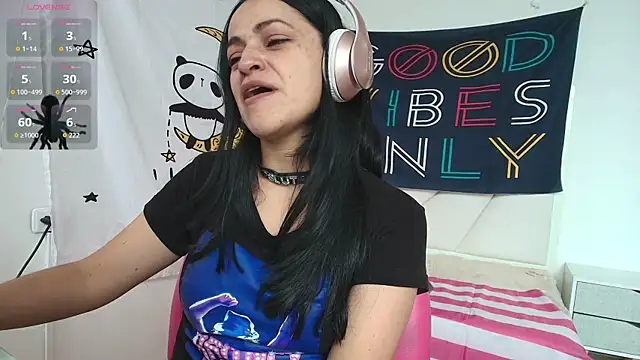 Snapshot of LovelyAzucena chatting on March 19, 2026, 6:41 pm LovelyAzucena online show from March 19, 2026, 6:41 pm