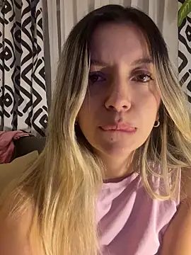 Snapshot of mari_ana02 chatting on October 21, 2025, 1:16 am mari ana02 online show from October 21, 2025, 1:16 am