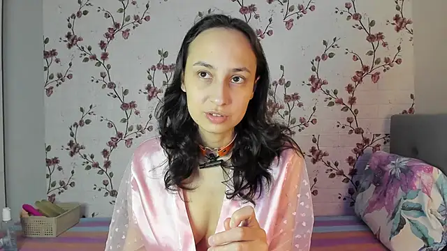 Snapshot of Alisagold90 chatting on November 22, 2025, 8:46 am Alisagold90 online show from November 22, 2025, 8:46 am