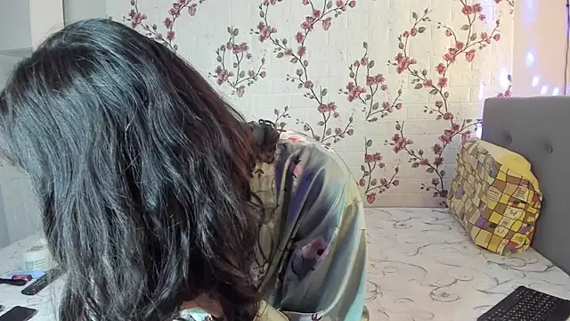 Snapshot of Alisagold90 chatting on September 19, 2025, 7:34 am Alisagold90 online show from September 19, 2025, 7:34 am