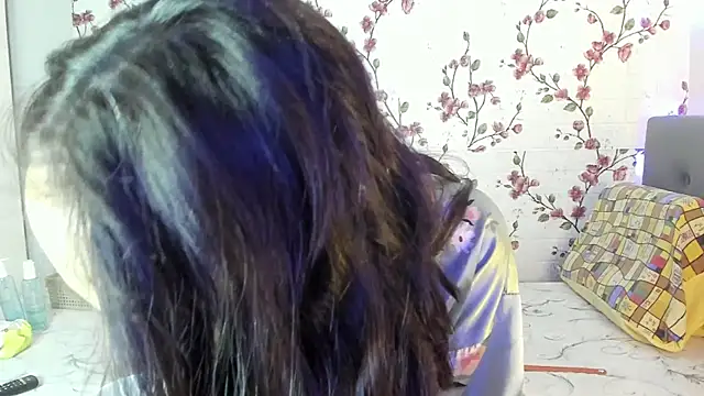 Snapshot of Alisagold90 chatting on October 27, 2025, 7:53 am Alisagold90 online show from October 27, 2025, 7:53 am