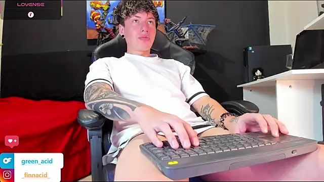 Snapshot of Green_acid01 chatting on September 18, 2025, 7:06 pm Green acid01 online show from September 18, 2025, 7:06 pm