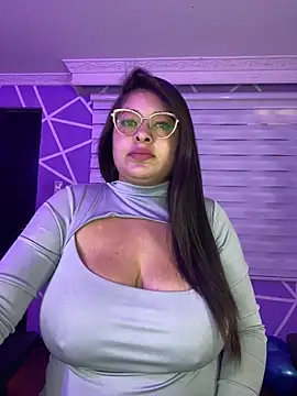 MiiaaJoness online show from September 30, 2025, 3:18 pm