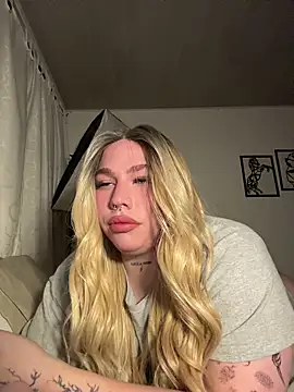 Snapshot of IsabellaFigueredo__ chatting on November 4, 2025, 9:35 am IsabellaFigueredo online show from November 4, 2025, 9:35 am