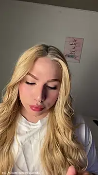 Snapshot of IsabellaFigueredo__ chatting on February 27, 2026, 11:59 pm IsabellaFigueredo online show from February 27, 2026, 11:59 pm