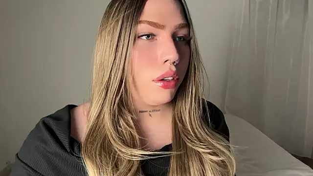 Snapshot of IsabellaFigueredo__ chatting on March 1, 2026, 12:10 am IsabellaFigueredo online show from March 1, 2026, 12:10 am