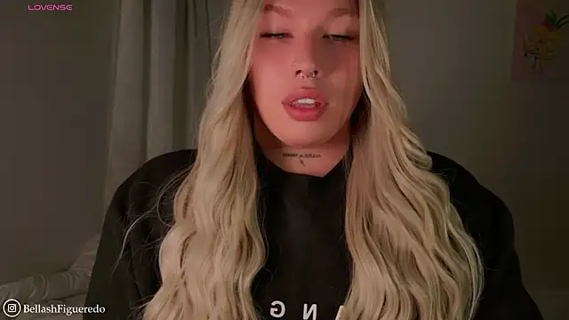 Snapshot of IsabellaFigueredo__ chatting on February 23, 2026, 9:54 am IsabellaFigueredo online show from February 23, 2026, 9:54 am