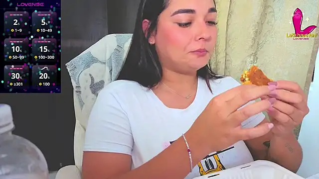 Snapshot of CelesteBrucee chatting on November 17, 2025, 8:02 pm CelesteBrucee online show from November 17, 2025, 8:02 pm