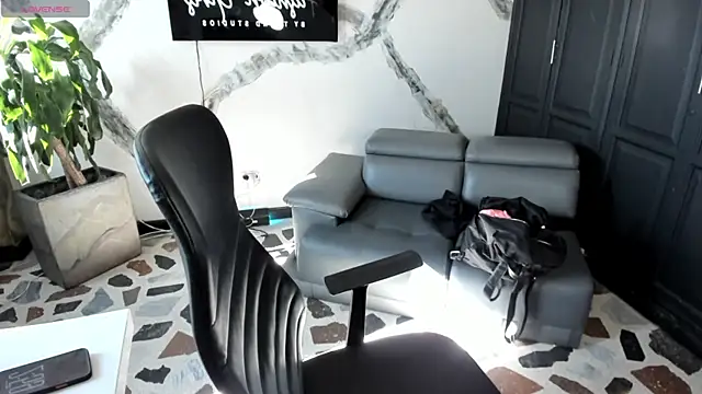 Snapshot of CelesteBrucee chatting on December 1, 2025, 7:59 pm CelesteBrucee online show from December 1, 2025, 7:59 pm