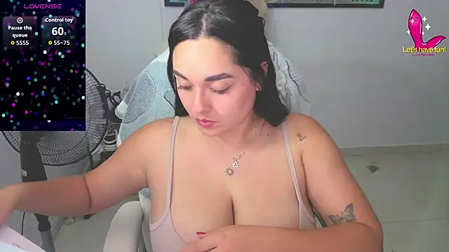 Snapshot of CelesteBrucee chatting on October 10, 2025, 12:11 am CelesteBrucee online show from October 10, 2025, 12:11 am