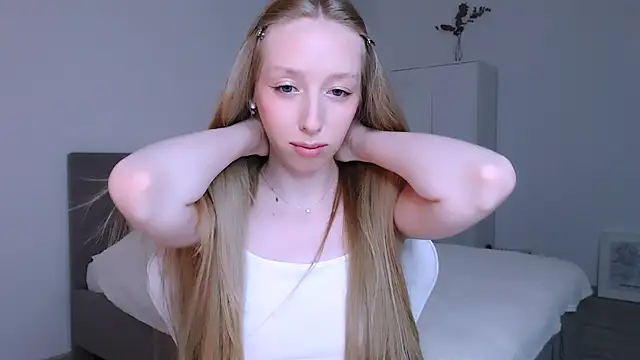 Snapshot of Luna_insniity chatting on November 7, 2025, 7:29 pm Luna insniity online show from November 7, 2025, 7:29 pm