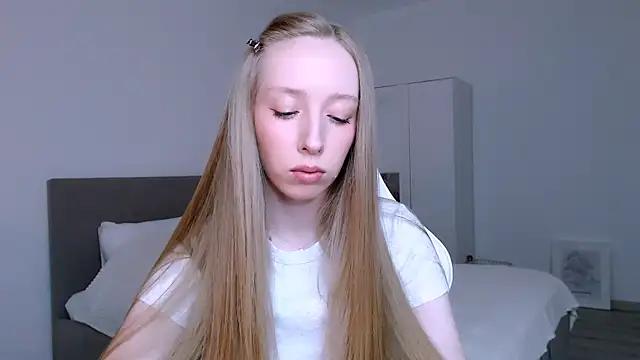 Luna insniity online show from February 11, 2026, 8:52 pm