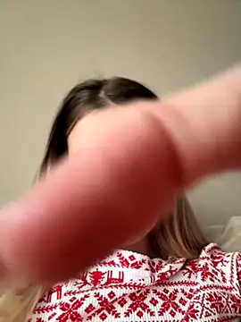 Donna Evans online show from November 3, 2025, 2:28 am