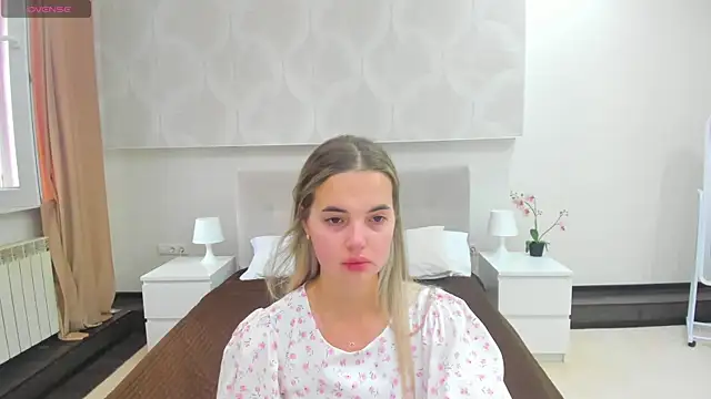 Snapshot of Donna_Evans chatting on July 6, 2026, 11:51 pm Donna Evans online show from July 6, 2026, 11:51 pm