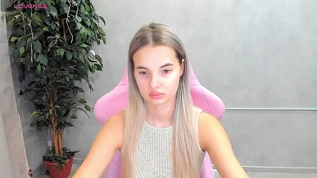 Donna Evans online show from March 10, 2025, 12:07 am