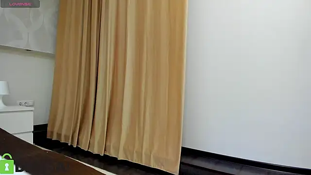 Donna Evans online show from September 24, 2025, 12:07 am