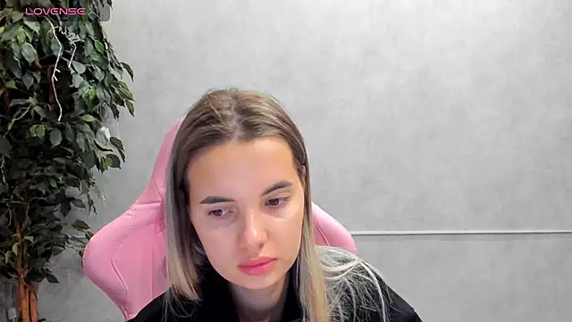 Donna Evans online show from March 20, 2025, 12:08 am