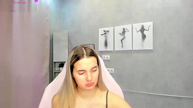 Snapshot of Donna_Evans chatting on February 27, 2026, 11:59 pm Donna Evans online show from February 27, 2026, 11:59 pm